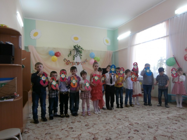 Поздравляем наших мам!